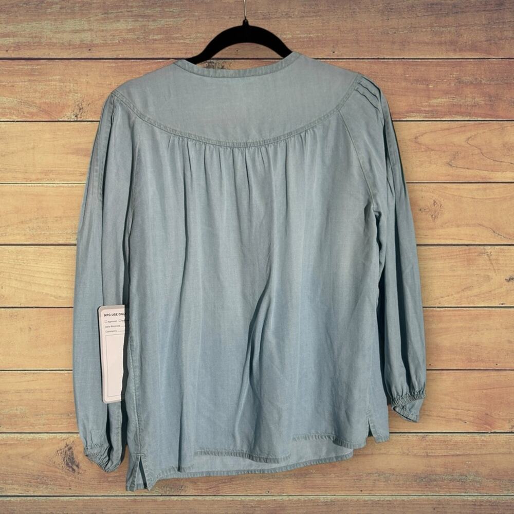 Caslon Pintuck Sleeve Chambray Top, Small - Picture 11 of 12